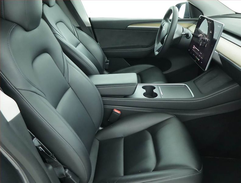 Tesla Model Y (2022) Long Range AWD 79kWh, SoH 89% - fotka 9 z 24