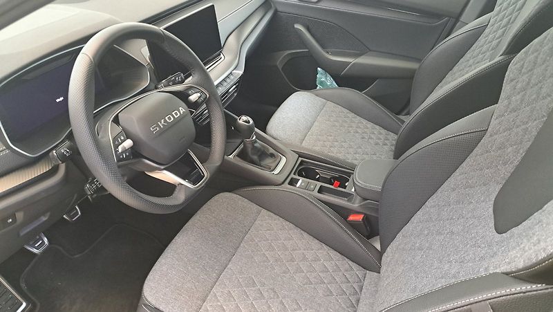 Škoda Octavia (2025) 1.5 TSI 110kW Sportline - fotka 10 z 24