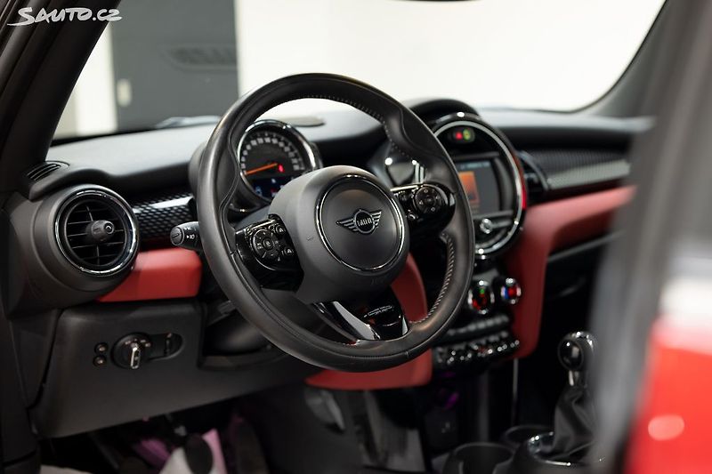 Mini Cooper S 2.0 141 kW - fotka 9 z 36
