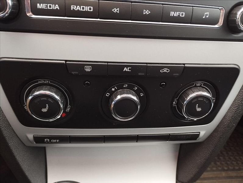 Škoda Octavia 1,4 TSi 90KW ČR 100%KM - fotka 14 z 24