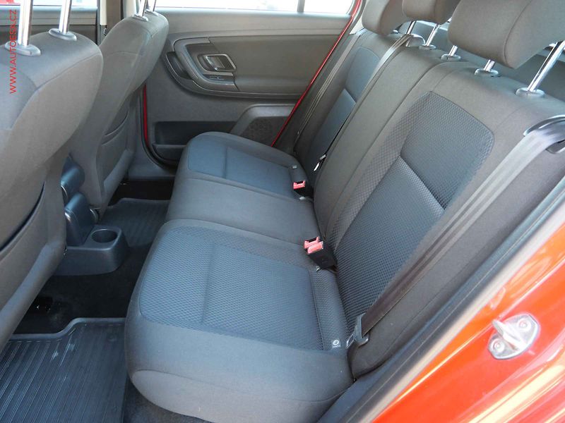 Škoda Fabia (2011) 1.2TSi, 2.maj,ČR, Elegance - fotka 10 z 16