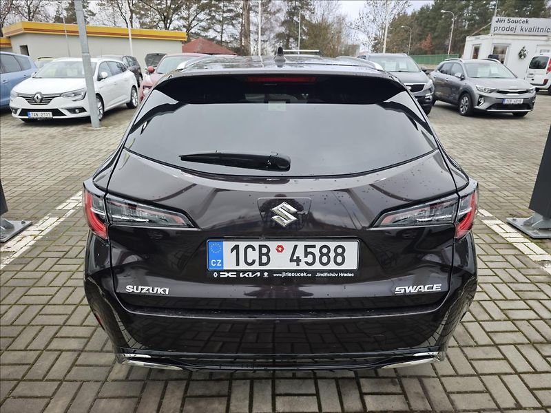 Suzuki Swace 1,8 Hybrid CVT  Elegance - fotka 5 z 20