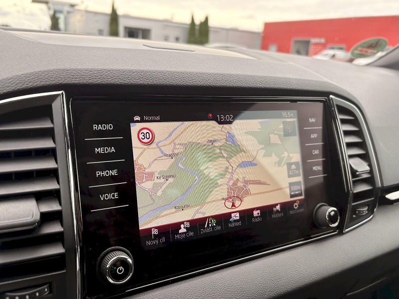 Škoda Karoq (2019) TDI 110 kW DSG Sportline - taž - fotka 16 z 33