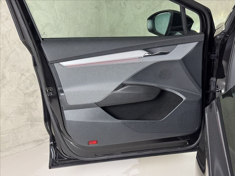 Škoda Enyaq 60 LED Matrix Kamera PDC - fotka 17 z 44