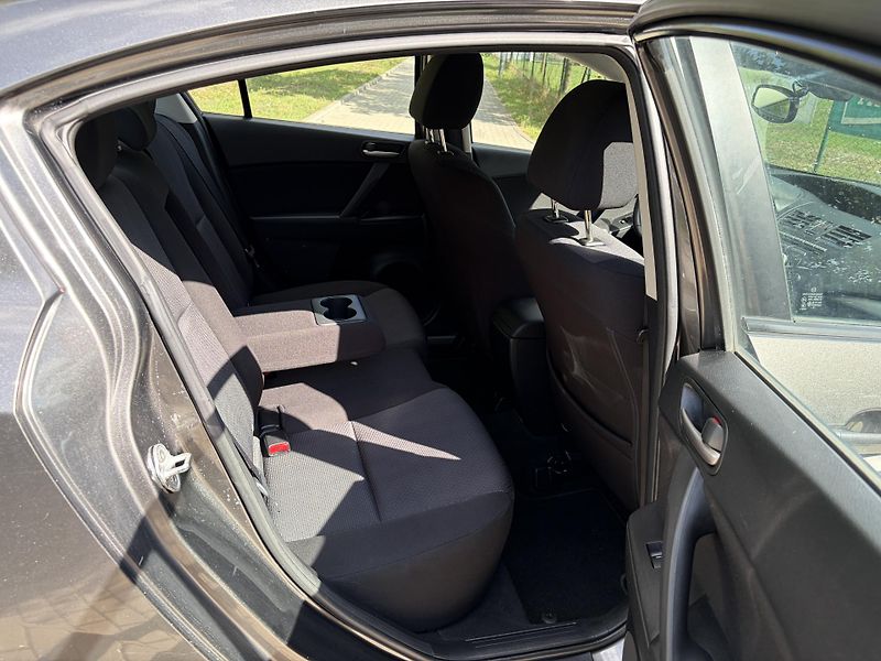 Mazda 3 2.0 High-Line - fotka 23 z 31