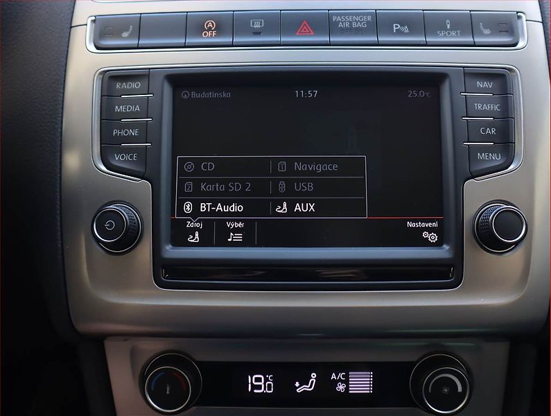 Volkswagen Polo (2015) 1.2 TSI, Automat, Serv.kniha - fotka 19 z 22