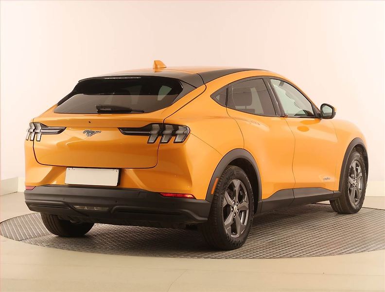 Ford Mustang Mach-E (2024) Standard Range RWD, SoH 95% - fotka 5 z 32