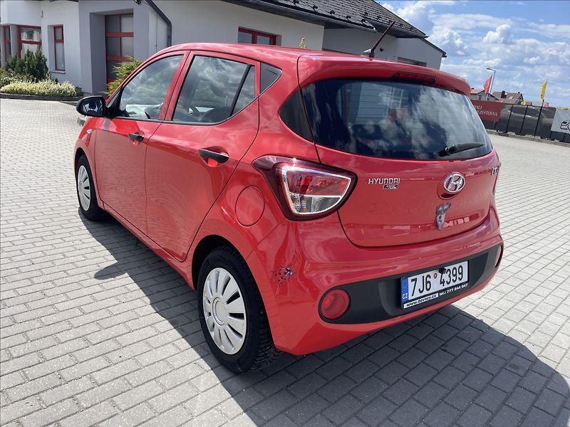 Hyundai i10 1,0 i 49kw ESP CZauto 1maj. - fotka 32 z 35