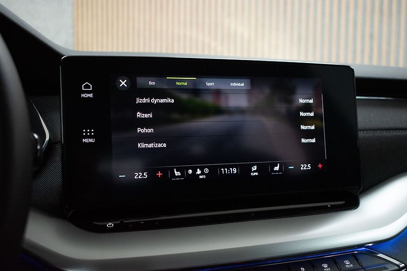 Škoda Octavia 1.5 TSI*REZERVACE* - fotka 22 z 37