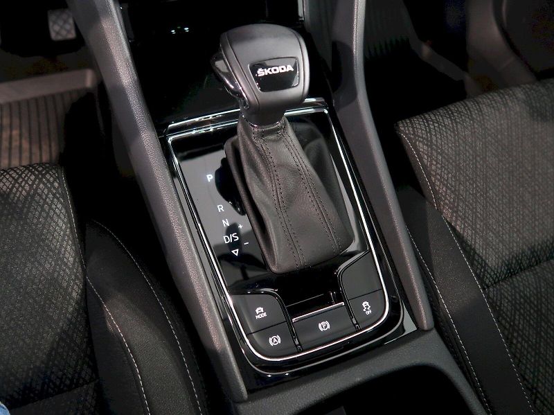 Škoda Karoq (2023) STYLE 1.5TSI 110KW DSG NAVI - fotka 33 z 41