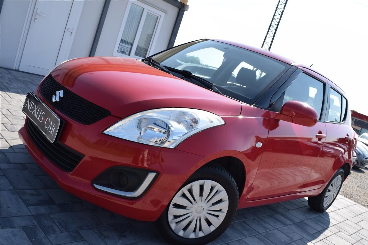 Suzuki Swift 1,3 i 4X4 VÝHŘEV NÍZKÉ KM