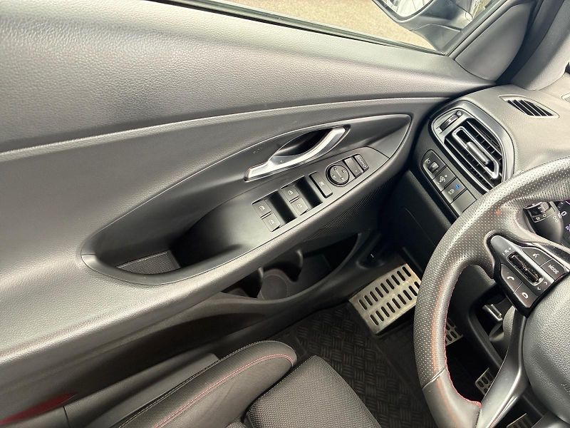 Hyundai i30 (2024) N LINE 1.5T-GDI 118kW CZ DPH - fotka 11 z 11
