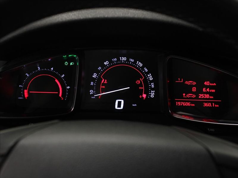 DS Automobiles DS5 1,6 HDi 88kW MT NAVI.Kam.Bezkl - fotka 24 z 24