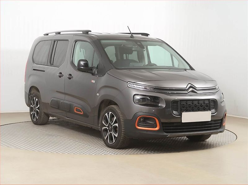 Seat Arona (2023) 1.0 TSI, Serv.kniha, Tempomat - fotografie inzerátu