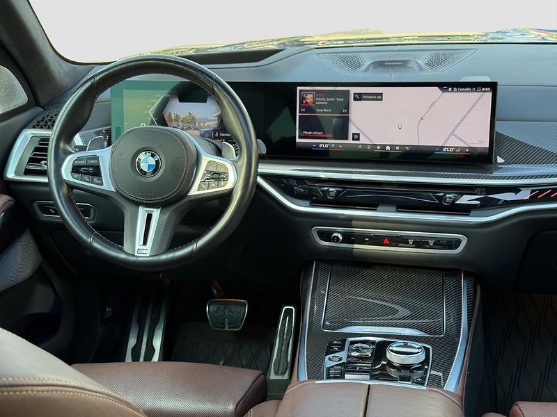 BMW X7 M60i xDrive - fotka 11 z 21