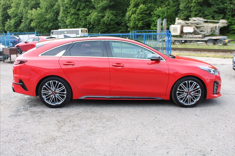 Kia ProCeed 1,6 TGDI  ČR,GT,AUTOMAT,ZÁRUKA - fotka 4 z 35