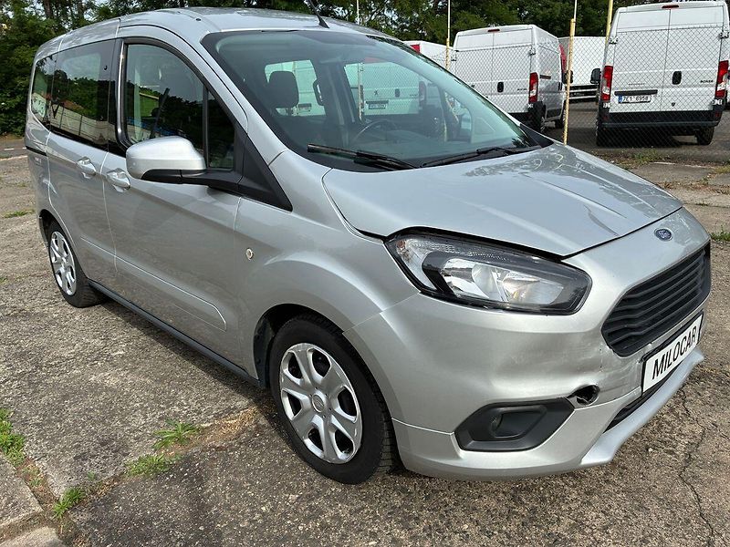 Ford Tourneo Courier 1.5 TDCi ČR 1.Maj 72 tkm DPH - fotka 8 z 24