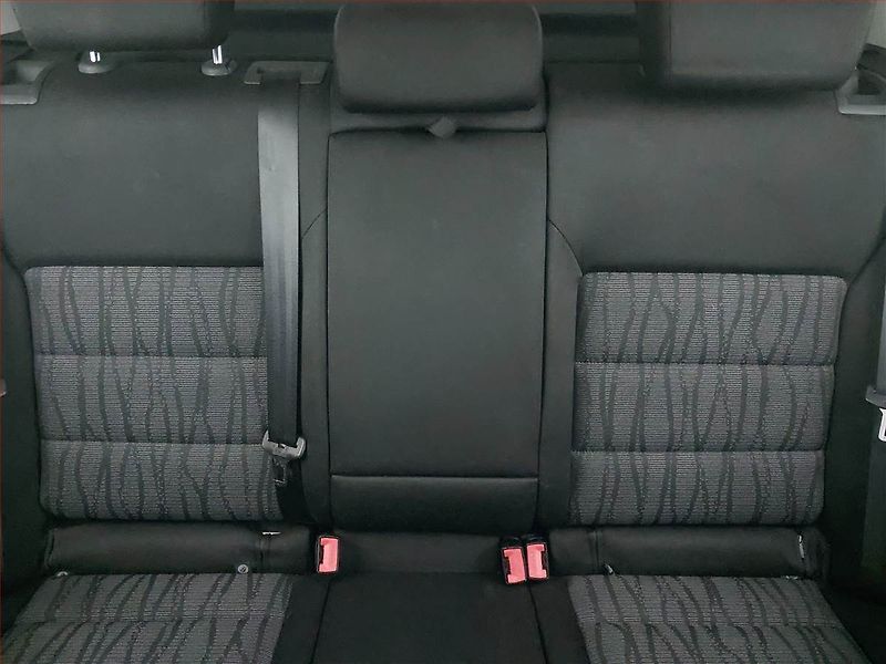 Škoda Octavia (2011) 1.6 TDI, po STK, rezervace - fotka 10 z 17