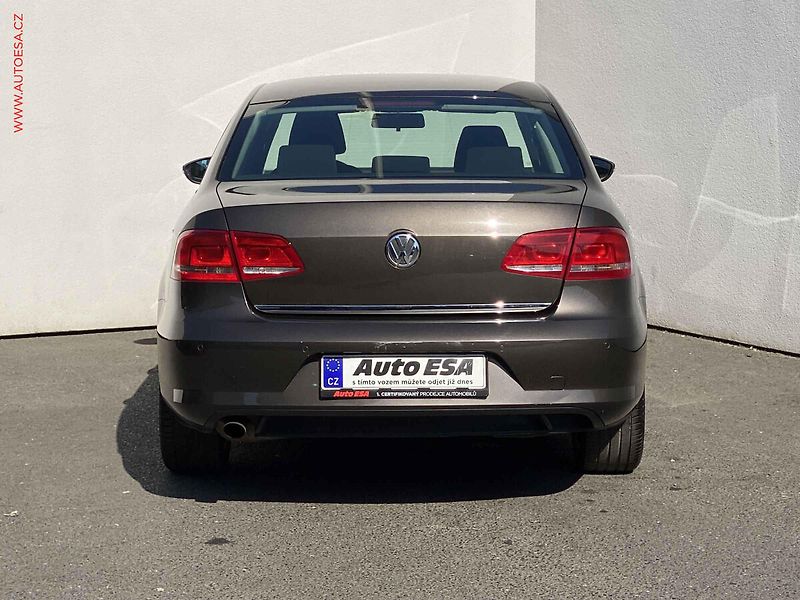 Volkswagen Passat (2012) 1.4 TSi, Trendline, +kola - fotka 5 z 16