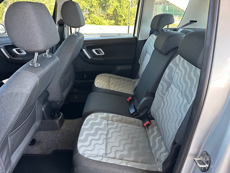 Škoda Roomster (2008) 1.4i KLIMA, PĚKNÝ STAV - fotka 14 z 15