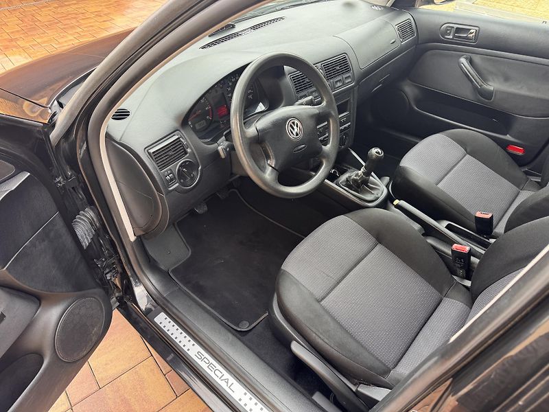 Volkswagen Golf IV 1.4i 55Kw Special - Tažný - fotka 6 z 15