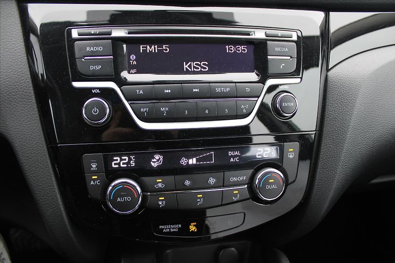 Nissan Qashqai 1.2 DIG-T ACENTA A/T 1.MAJ. ČR - fotka 18 z 20
