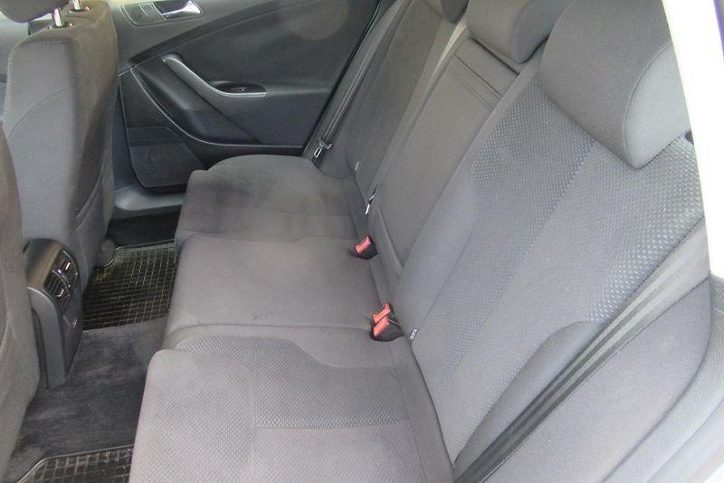 Volkswagen Passat 1.9 TDi AUT. KLIMA  - fotka 15 z 19