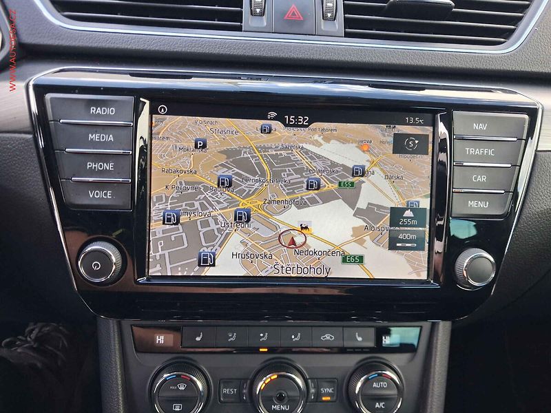 Škoda Superb (2018) 1.6TDI, AC, navi, park.asist - fotka 17 z 18