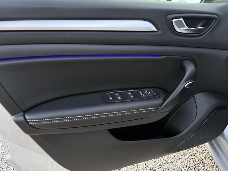Renault Mégane 1.3TCe 140 Automat LED NAVI - fotka 16 z 21