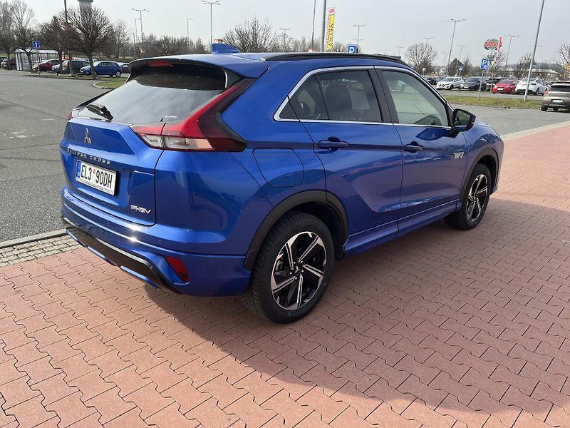 Mitsubishi Eclipse Cross 2.4 PHEV 4x4 - fotka 5 z 32