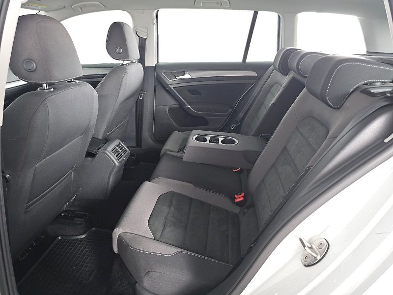 Volkswagen Golf Variant (2020) 1,5 TSI EVO 130k COMFORT LINE - fotka 7 z 31