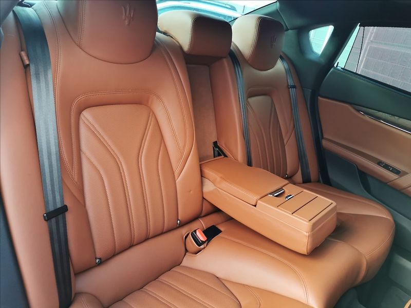 Maserati Quattroporte 3.0 V6 GranLusso - fotka 26 z 27