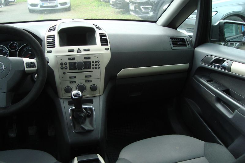 Opel Zafira (2008) 1.9 CDTi,7-M,2.Maj.S.Kn.STK 28 - fotka 29 z 50