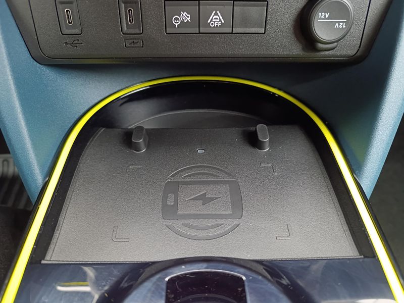 Fiat Grande Panda (2025) 113k BEV 44kWh La Prima - fotka 18 z 24