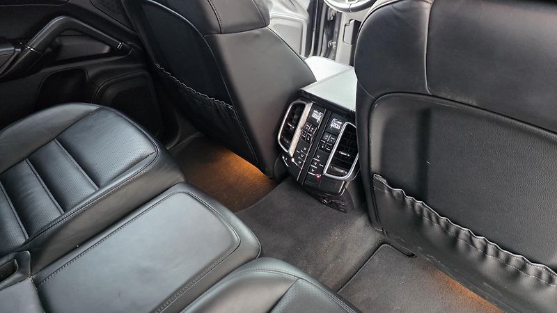 Porsche Cayenne (2016) 4.2tdi V8 VZDUCH CZ LED ZÁRUKA - fotka 11 z 13