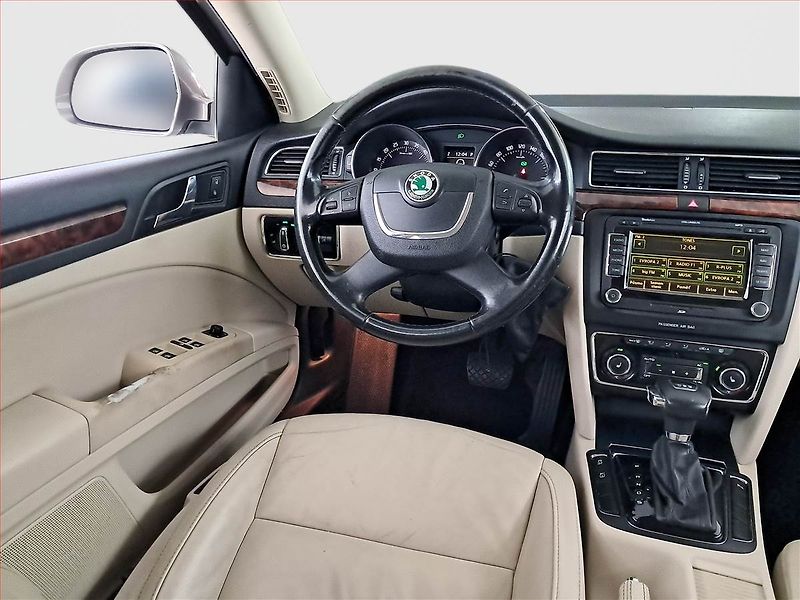 Škoda Superb (2010) 2.0 TDI, Automat, Navi, Xenony - fotka 7 z 22