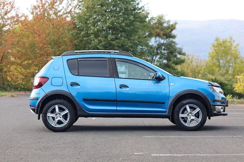 Dacia Sandero STEPWAY - fotka 14 z 16