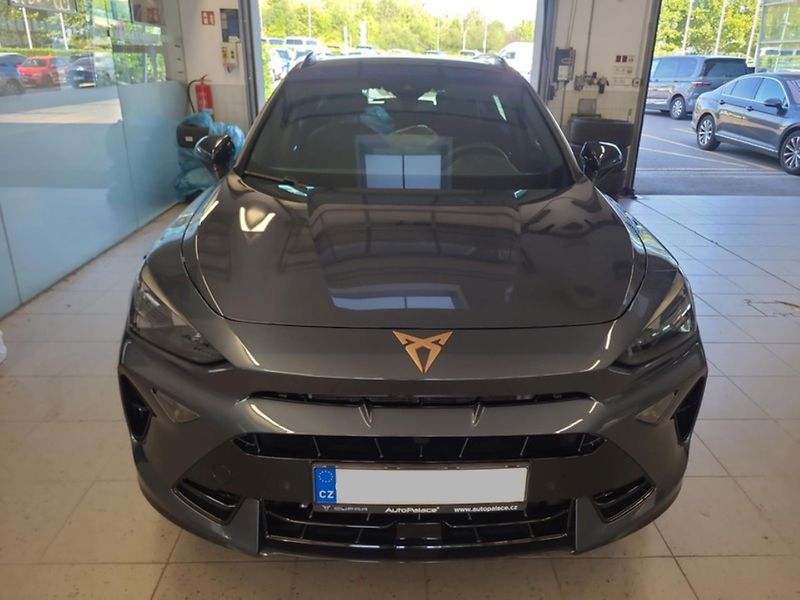 Cupra Formentor 1,5 eTSi/110kW - DSG - fotka 2 z 10