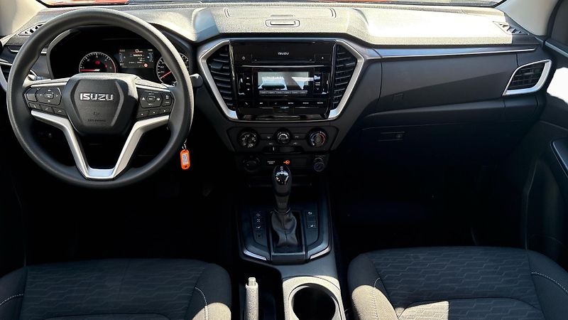 Isuzu D-Max (2025)  Double Cab AT 4x4 1.9 120kW - fotka 5 z 29
