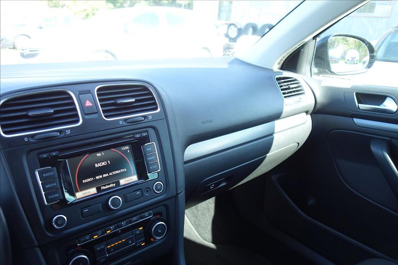 Volkswagen Golf 1,6 TDi 77KW, TRENDLINE. - fotka 27 z 27