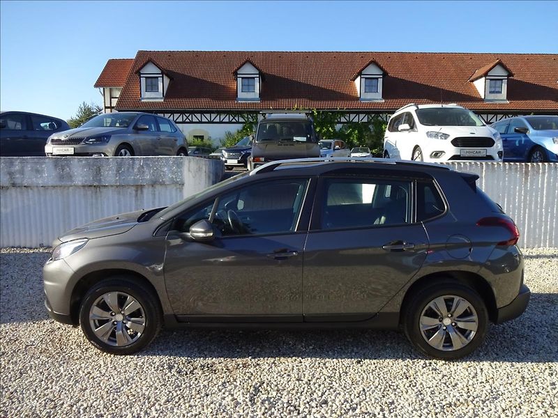 Peugeot 2008 1,2i 61kW - fotka 4 z 55