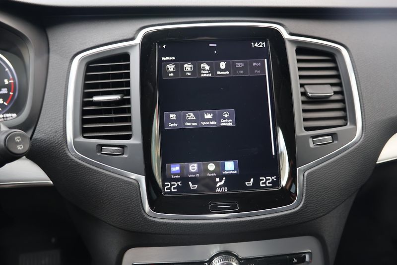 Volvo XC90 (2019) D5 aut. AWD Momentum - fotka 14 z 23