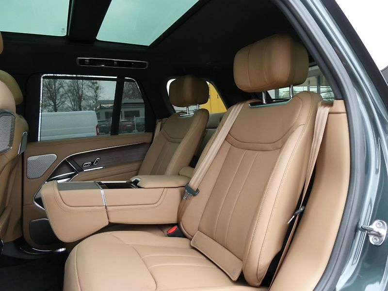 Land Rover Range Rover 4,4 Autobiography P530 - fotka 14 z 44