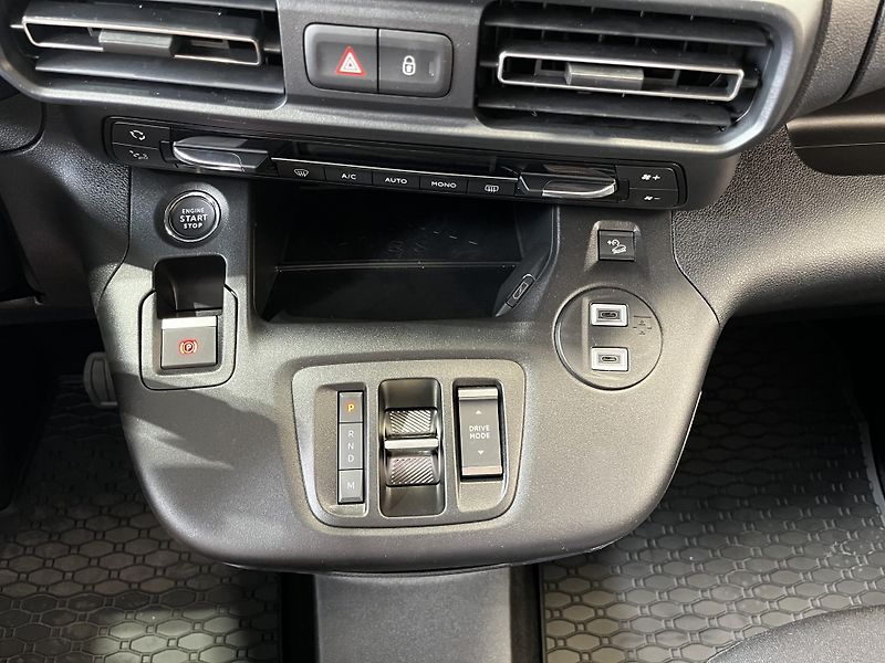 Citroën Berlingo (2026) MAX Diesel 130k Automatic - fotka 11 z 24