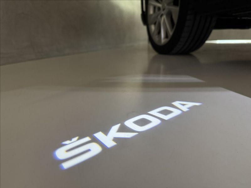 Škoda Octavia 2,0 TDi  DSG 4x4 Scout Virtual - fotka 46 z 47