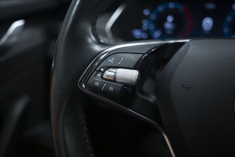 Škoda Octavia 2,0 TDI 1. MAJ ČR VÝHŘEV DPH - fotka 18 z 42