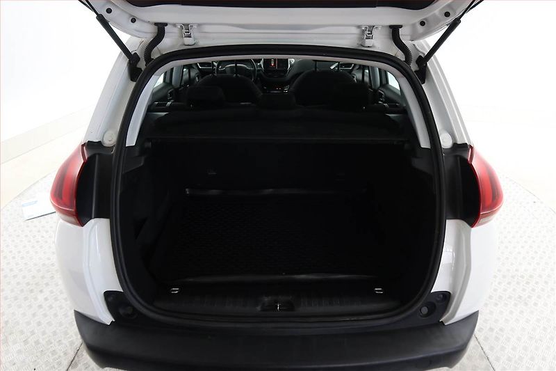 Peugeot 2008 (2017) 1.2 PureTech, Serv.kniha - fotka 13 z 17
