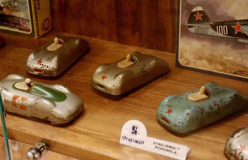 Muzeum historických dopravních hraček v Krupce na Teplicku je rájem pro kluky všech věkových kategorií.
