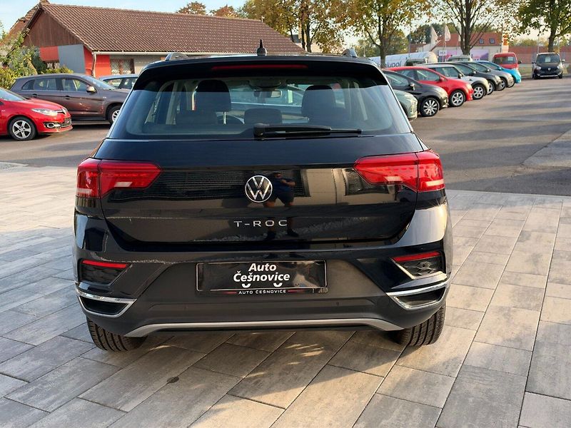 Volkswagen T-Roc (2021) Design 1.0 TSI 81kW - fotka 7 z 18