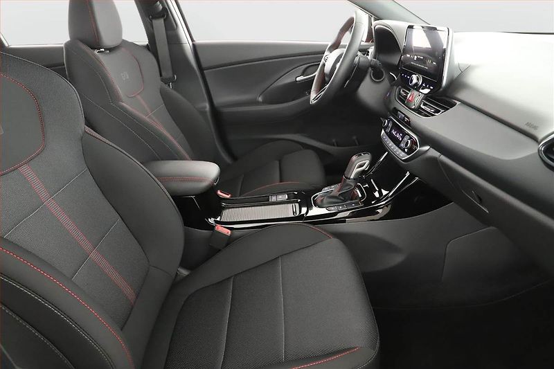 Hyundai i30 (2025) 1.5 T-GDI MHEV 48V, N-Line - fotka 7 z 17